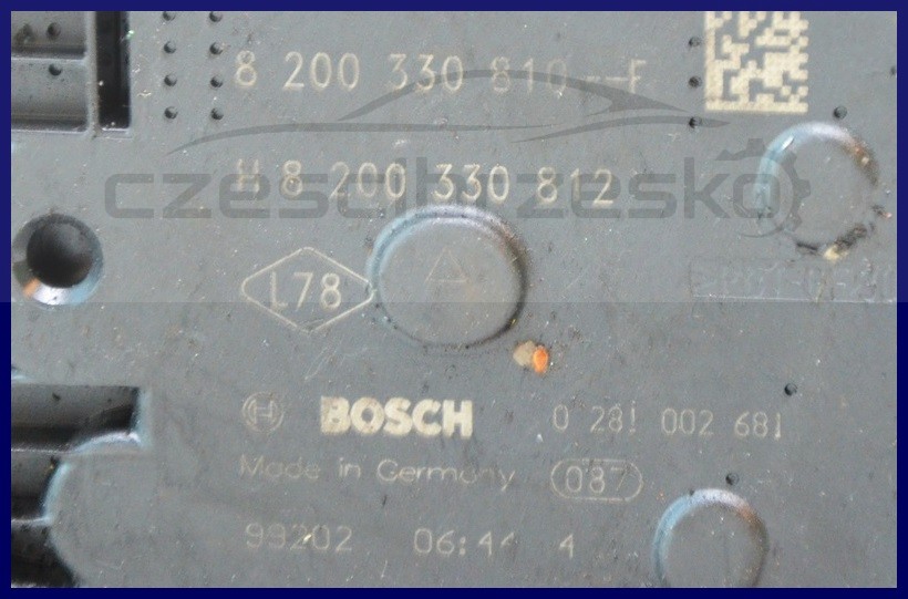 6768829877_1