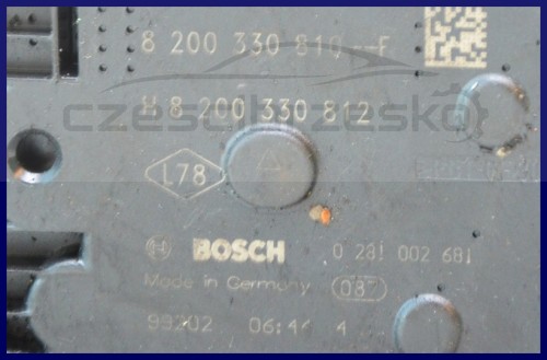 6768829877_1
