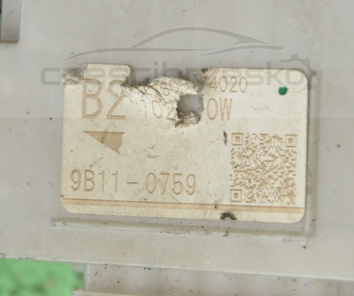6906353744_1