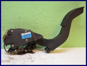 PEDAŁ GAZU VW PASSAT AUDI 6PV007770-06 8D1723523G