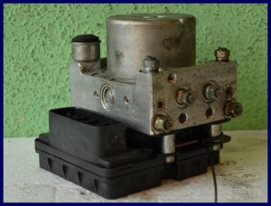 POMPA STEROWNIK ABS DAIHATSU CUORE DHT-2WD-5Y21-1
