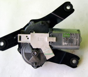 SILNICZEK WYCIERACZEK DACIA LOGAN 8200441376A