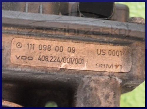 5074888233_1