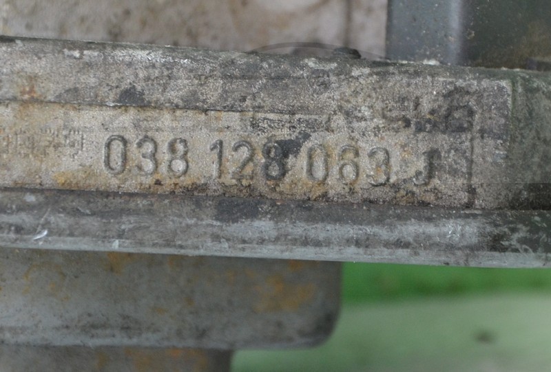 6915702445_1