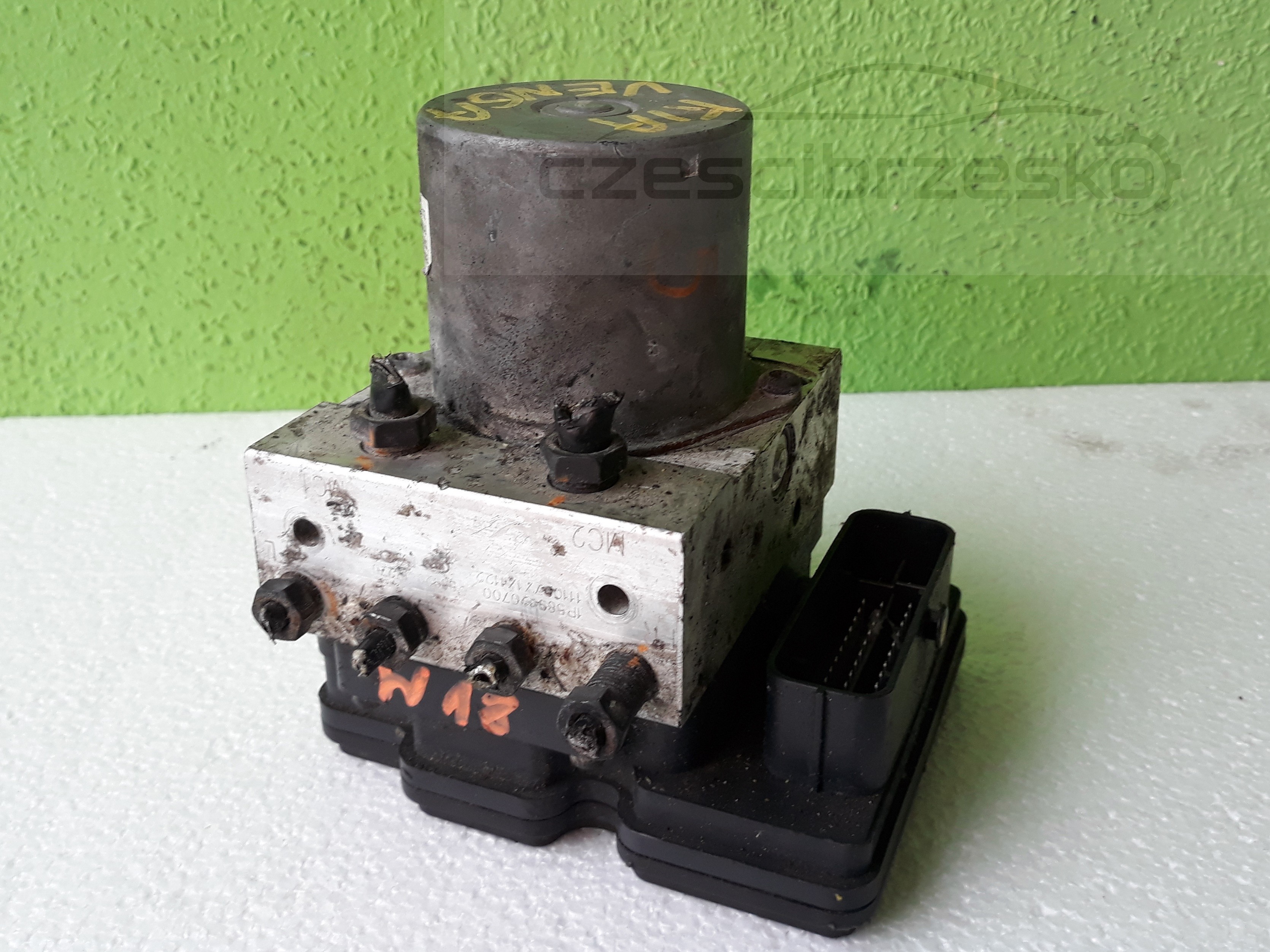12582cz4.jpg