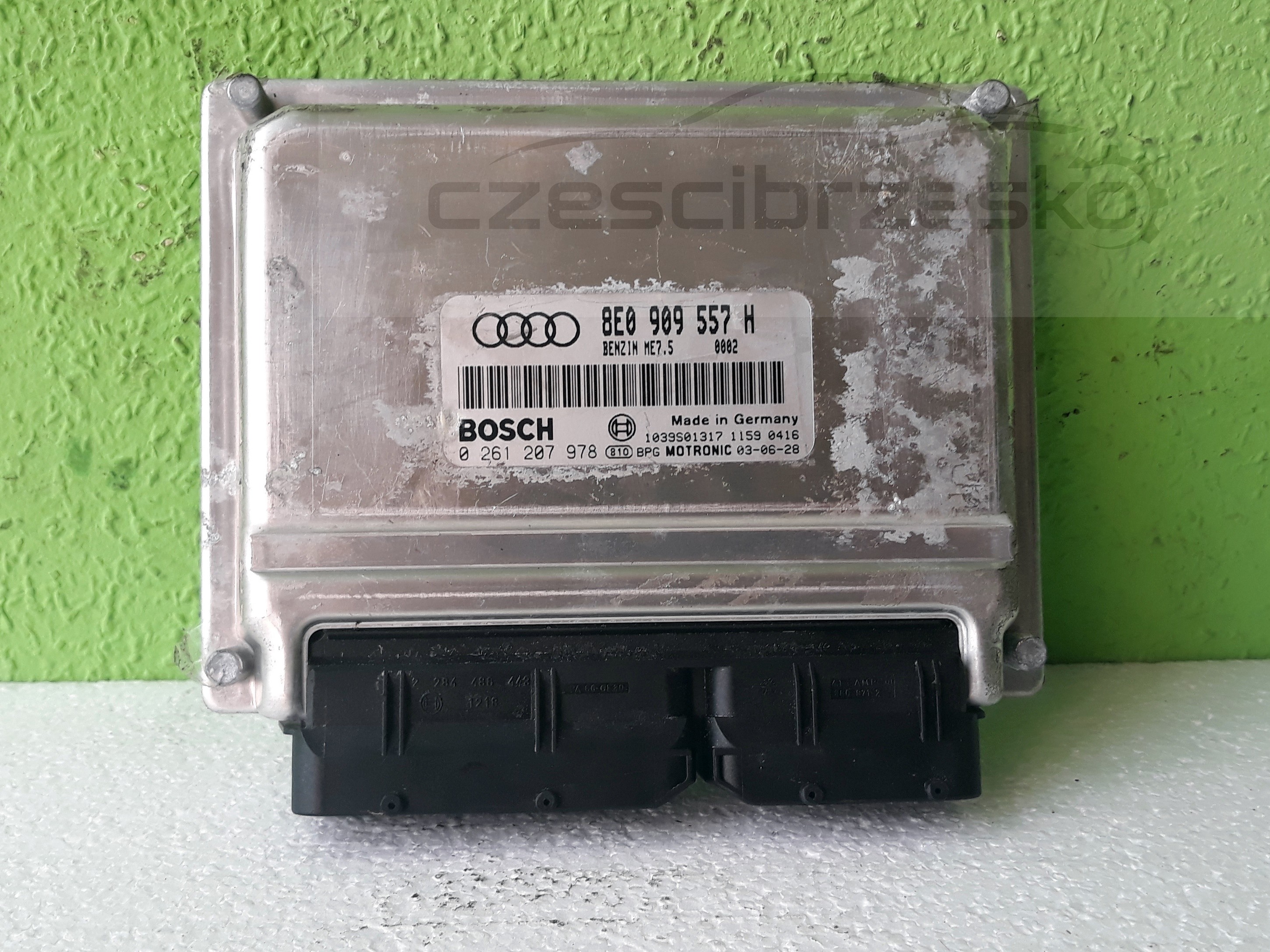 12590cz1.jpg