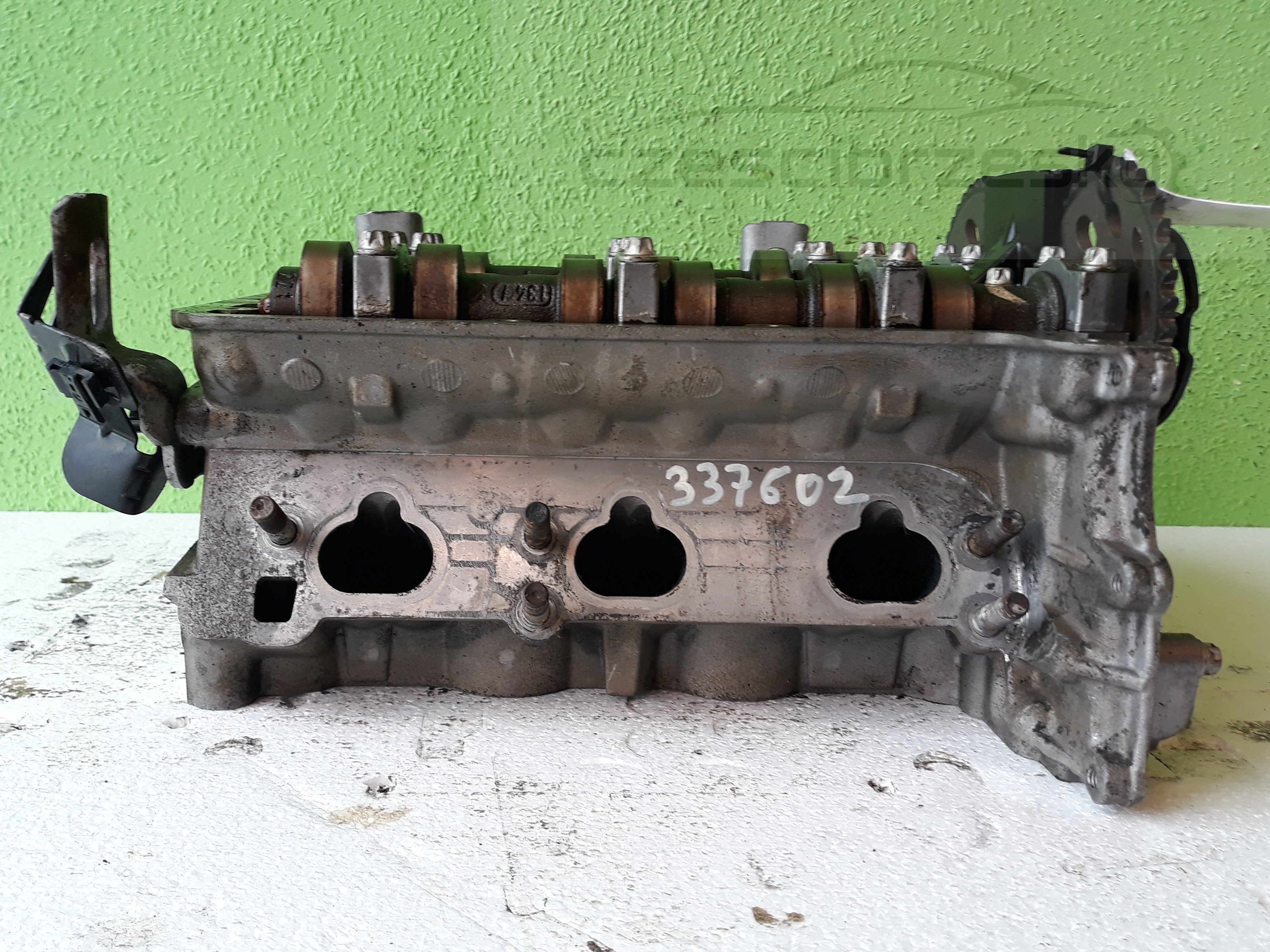 12638cz1.jpg