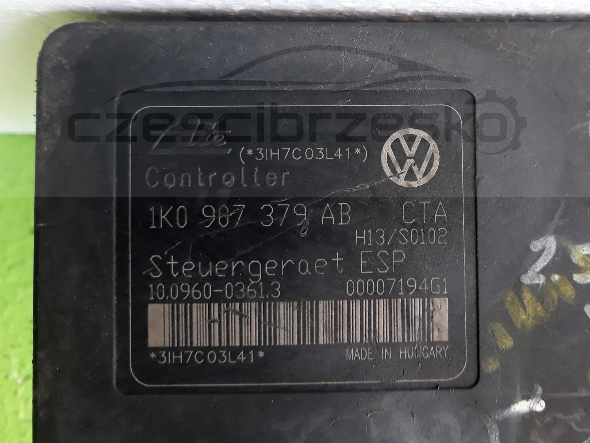 12677cz2.jpg