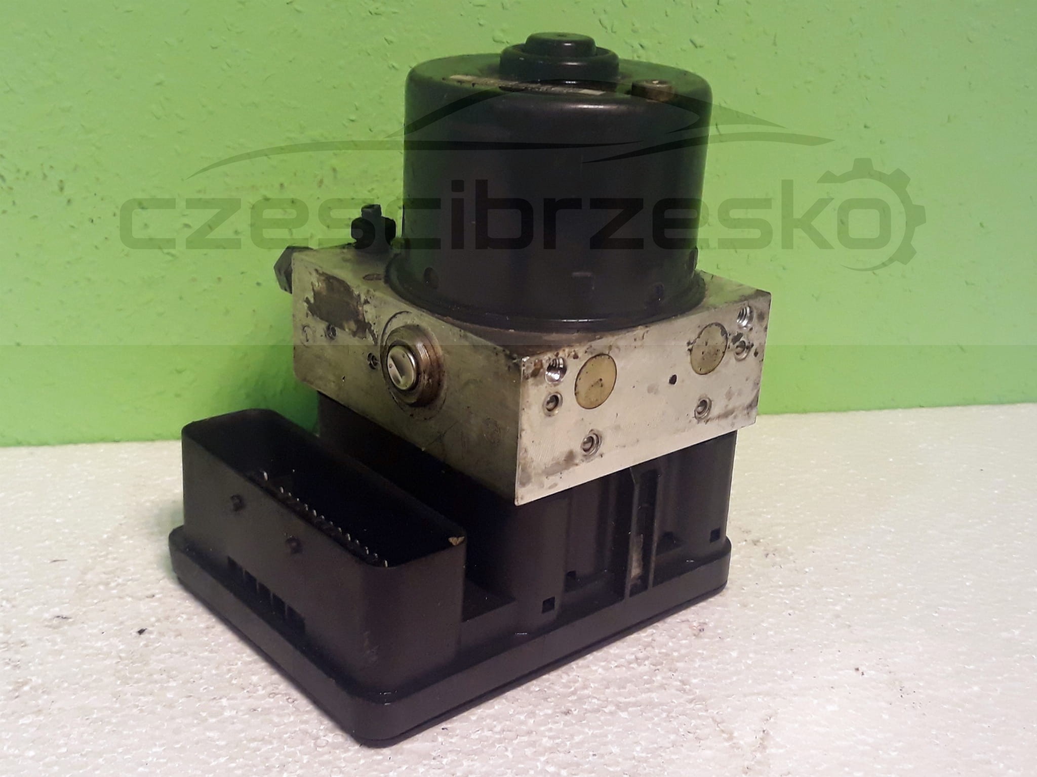 12872cz1.jpg