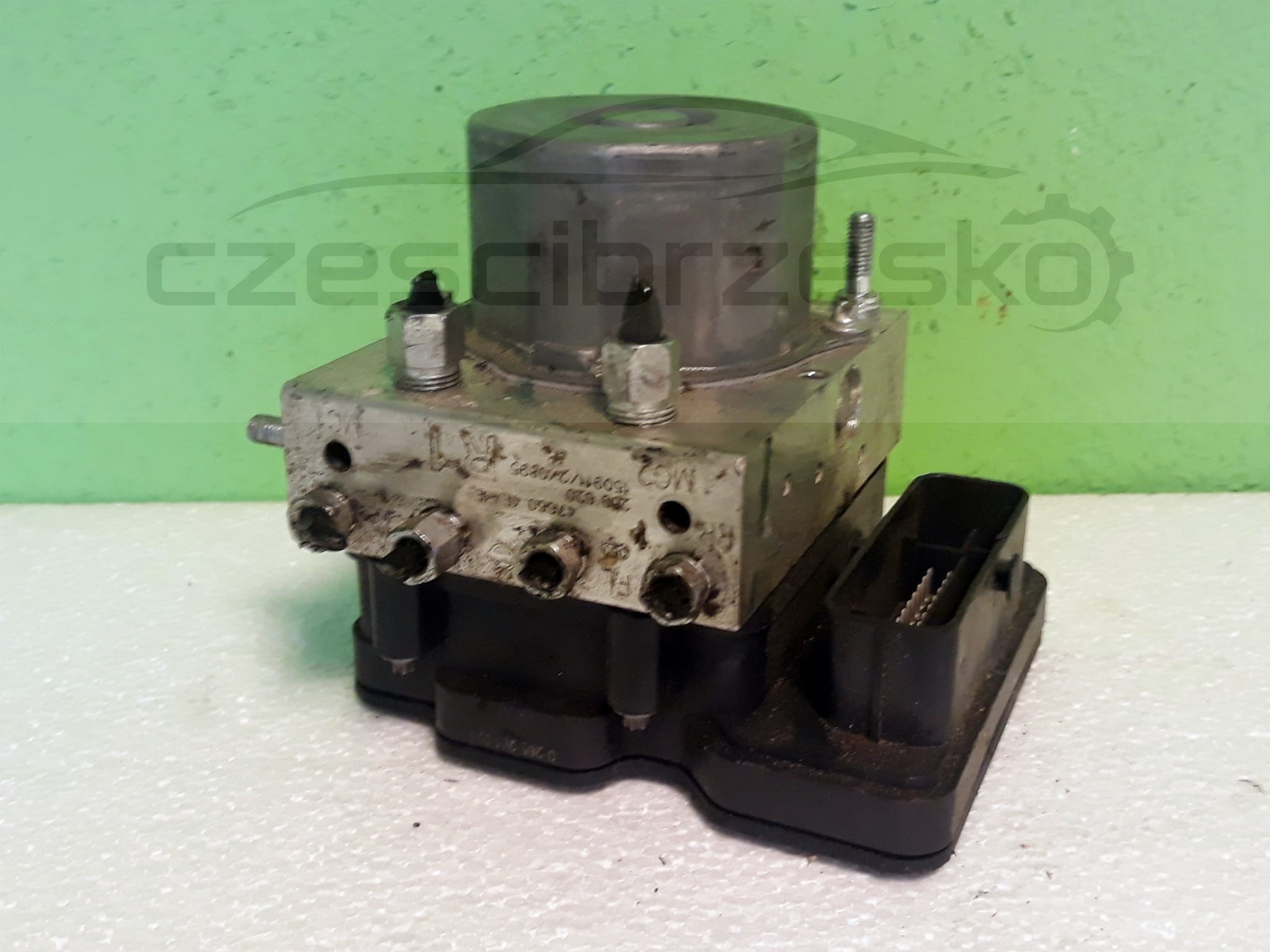 13490cz1.jpg