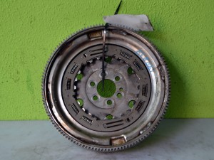 Koło Zamachowe Dwumasowe DSG VW GOLF 1.5 TSI  2019r   04E105266K