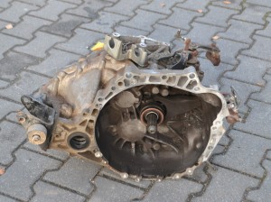 Skrzynia Biegów TOYOTA COROLLA 2.2D D4D 2007r  Kod silnika : 2AD