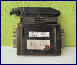 KOMPUTER STEROWNIK SILNIKA RENAULT SCENIC 1.6  S110030030B  8200035702 7700110471 SIRIUS 32