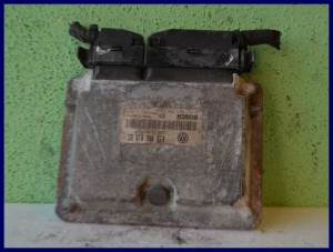 KOMPUTER STEROWNIK SILNIKA VW GOLF IV 1.9 TDI  038906018D  0281001611