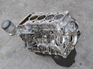 Blok Silnika, korbowody tłoki BMW  E87 E81 E90 1.6i  Kod Silnika N43B16AA