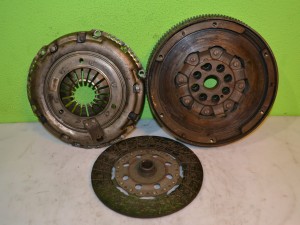 Sprzęgło koło dwumasowe tarcza docisk RENAULT 1.6 DCI Biturbo        302052965R      R9MD452