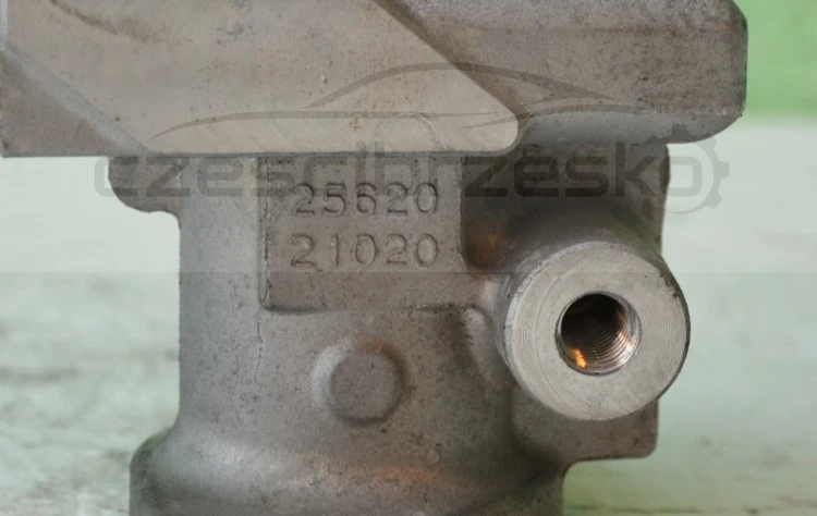 6896847260_1