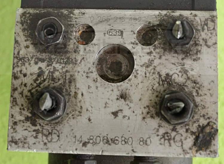 5065372986_1