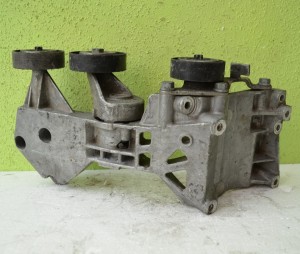 PODSTAWA ŁAPA MERCEDES A-KLASA W169 A6402021040
