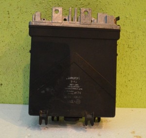 KOMPUTER STEROWNIK VW PASSAT B3 2.0 037906022 ED