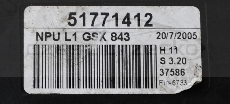 5111730165_1