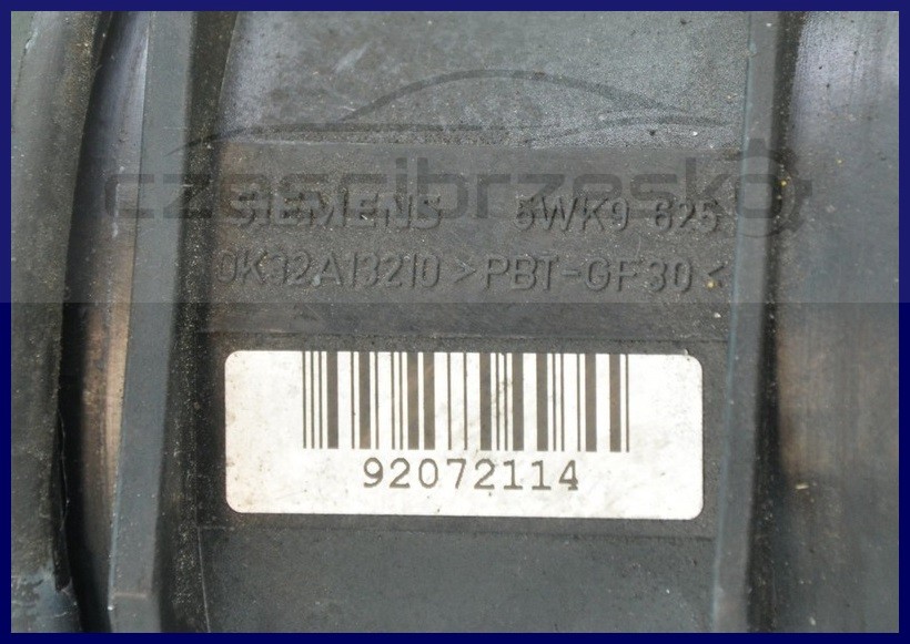 6821083075_1