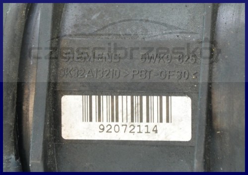6821083075_1