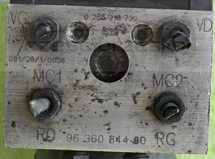 5065334393_1
