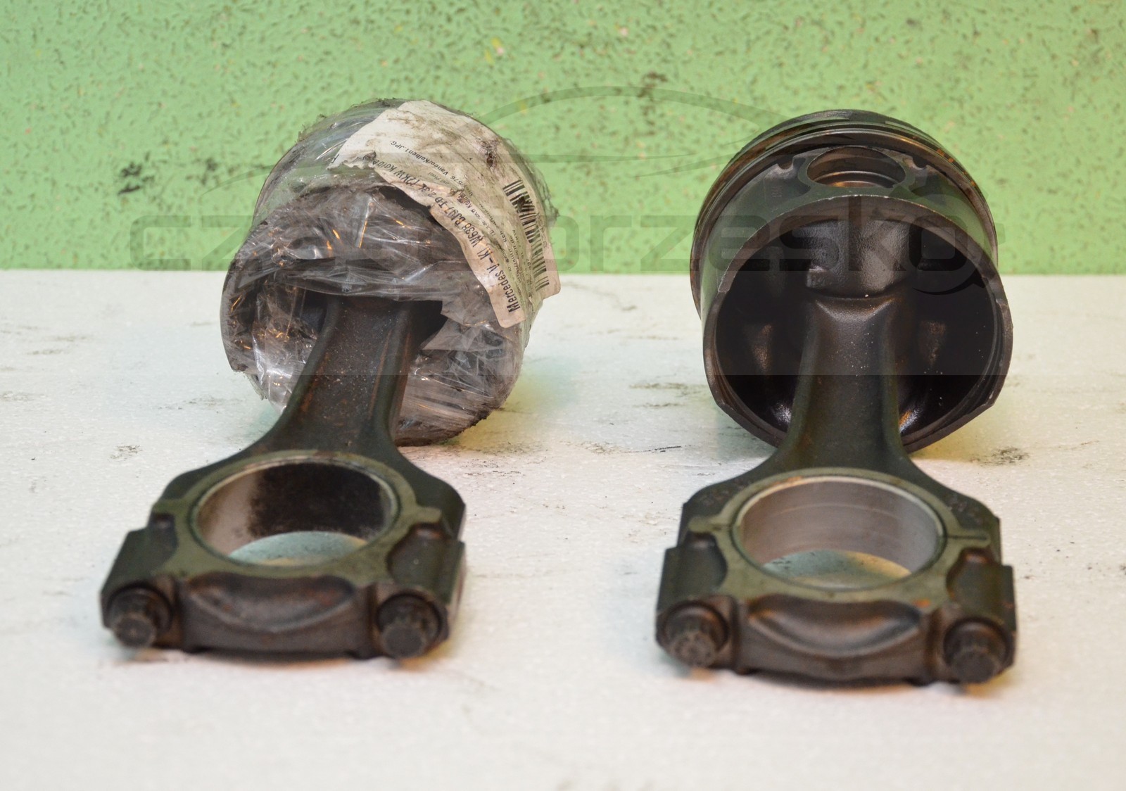 7183442276_1