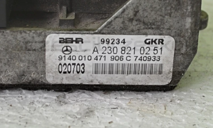 5046951827_1