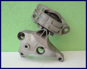 PODUSZKA SILNIKA DACIA SANDERO 1.5 DCI 112849221R