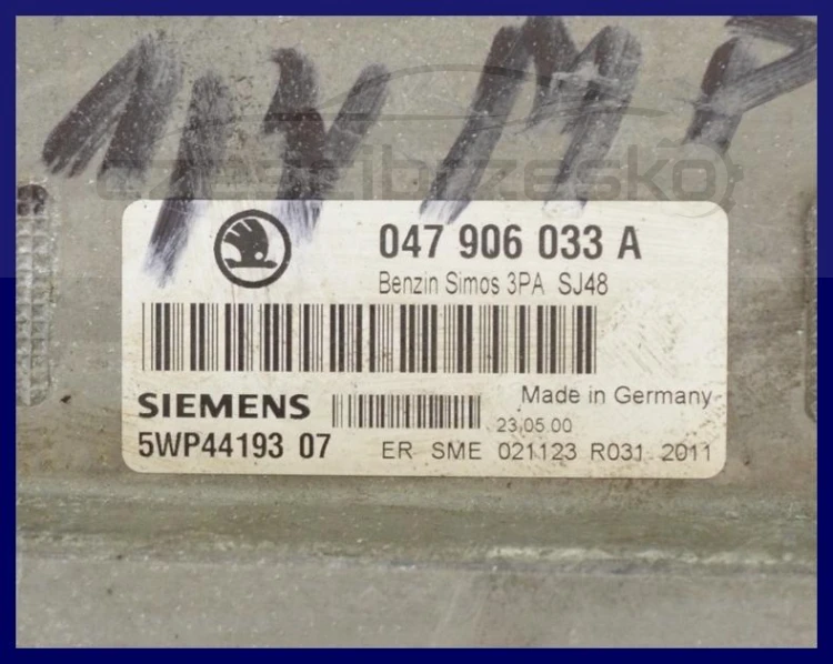 5043880396_1
