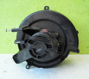 WENTYLATOR DMUCHAWA OPEL ZAFIRA ASTRA 24464033
