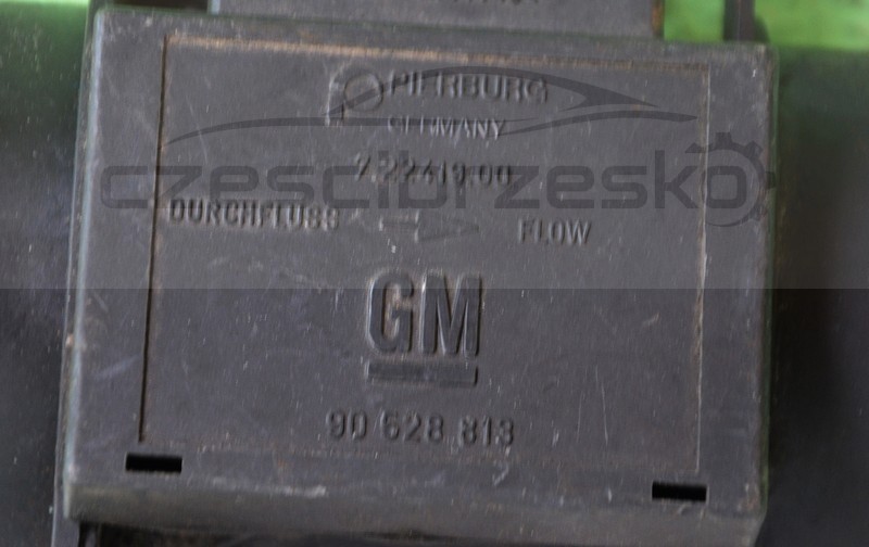 6895590670_1
