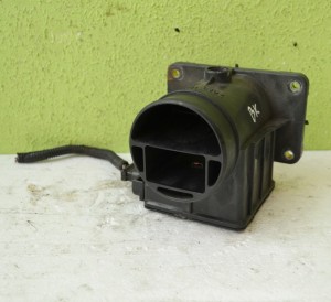 PRZEPŁYWOMIERZ MITSUBISHI CARISMA E5T05371 449