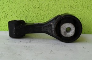 PODUSZKA ŁAPA WSPORNIK SILNIKA TOYOTA YARIS