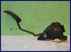 PEDAŁ GAZU VOLVO V40 S40 6PV008301-00 30865642