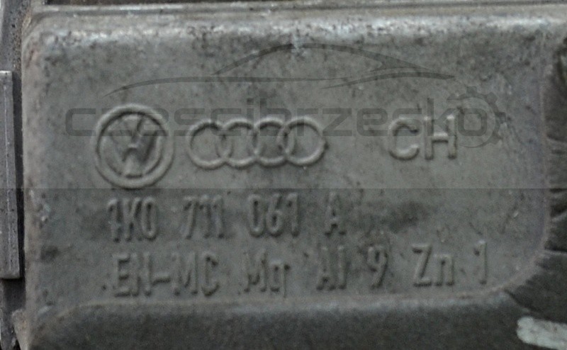 5062948575_1