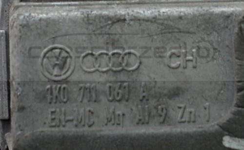5062948575_1