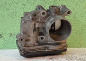 PRZEPUSTNICA RENAULT TWINGO II 8200568712