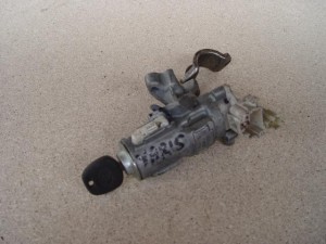 Stacyjka z kluczykiem TOYOTA YARIS