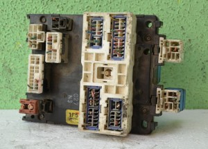 MODUŁ BSI NISSAN MICRA 1F5 0327011 90C27N3