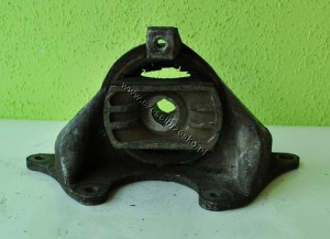 Łapa poduszka wspornik silnika Fiat Punto