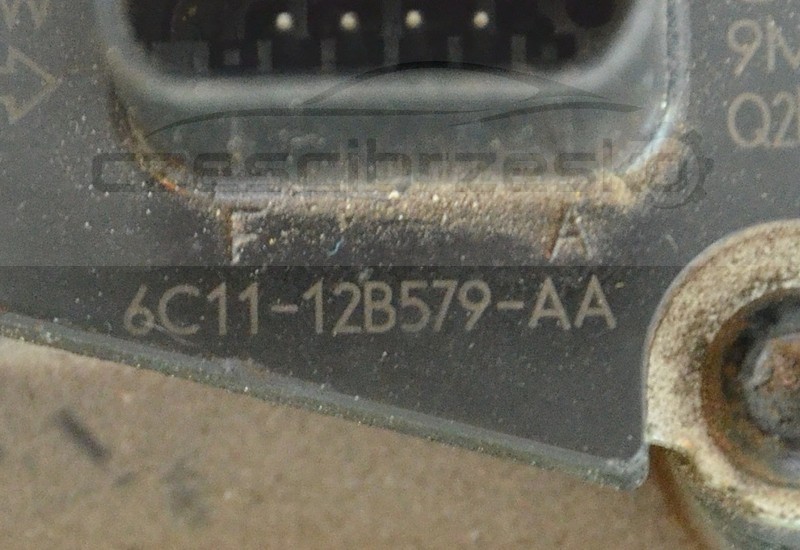 6896838406_1