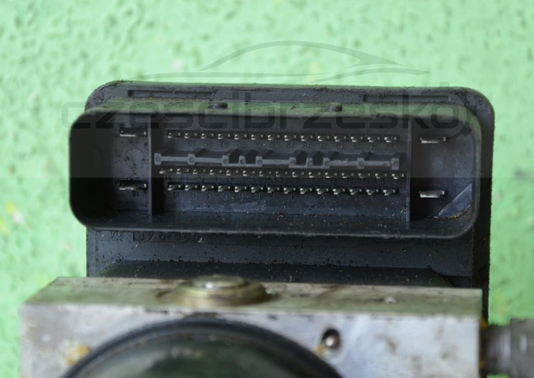 12025cz5.jpg