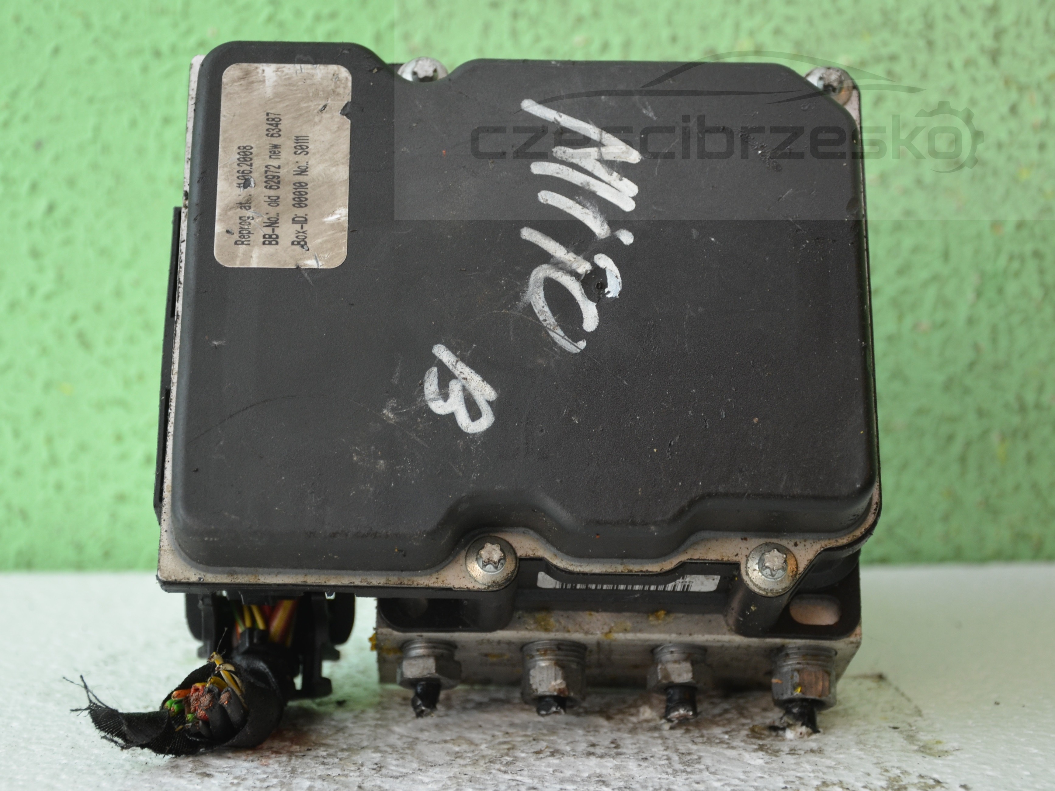 12160cz2.jpg