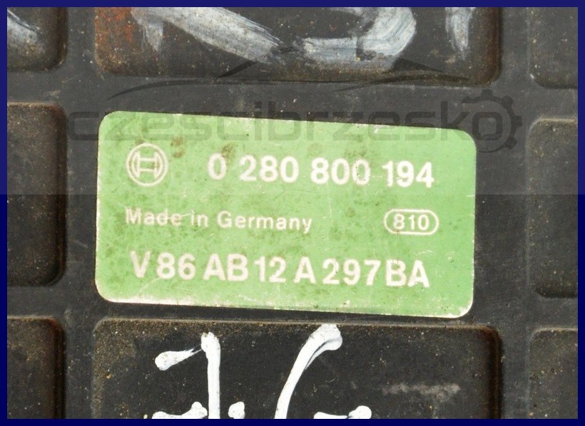 6832229011_1