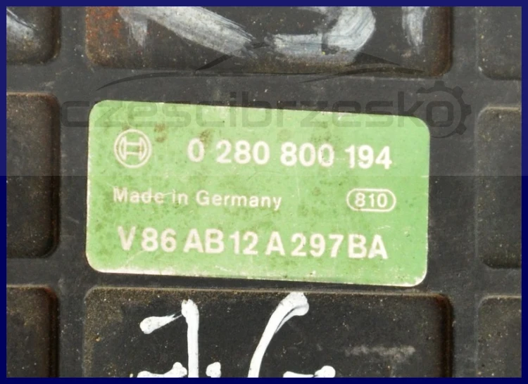 6832229011_1