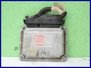 KOMPUTER VW GOLF V 1.4 XEBM8589 0261208589
