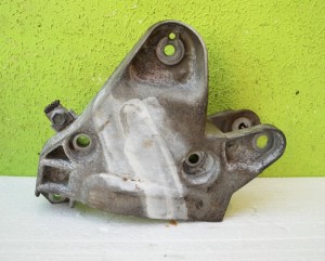 ŁAPA SILNIKA RENAULT LAGUNA II 2.0 8200253316